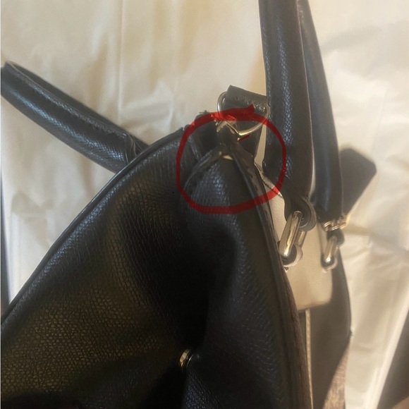 Guess Black and White Satchel - Picture 15 of 15